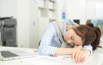 夜更かしは美肌だけではなく薄毛の敵にも？